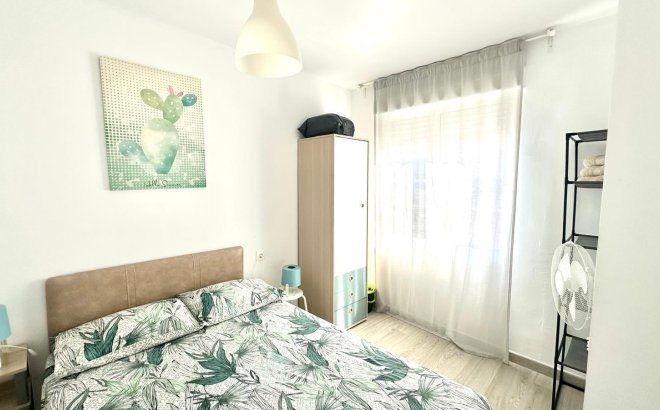 Resale - Apartment -
Torrevieja - Paseo Maritimo