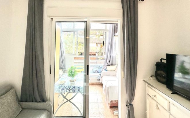 Resale - Apartment -
Torrevieja - Playa del Cura