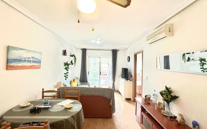 Resale - Apartment -
Torrevieja - Playa del Cura
