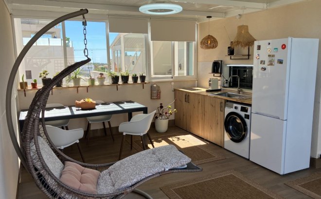 Resale - Bungalow -
San Miguel de Salinas - Las Colinas