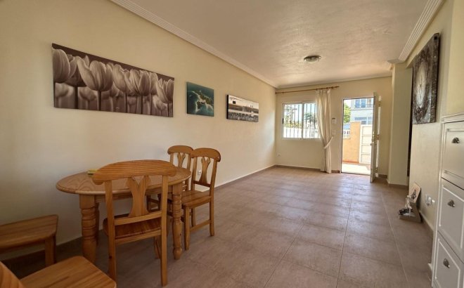 Herverkoop - Town House -
Los Altos - Costa Blanca