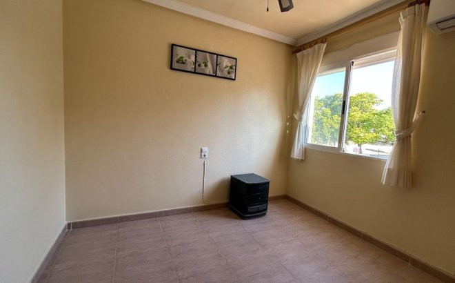 Herverkoop - Town House -
Los Altos - Costa Blanca