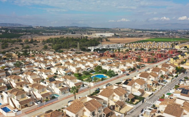 Revente - Villa -
Algorfa