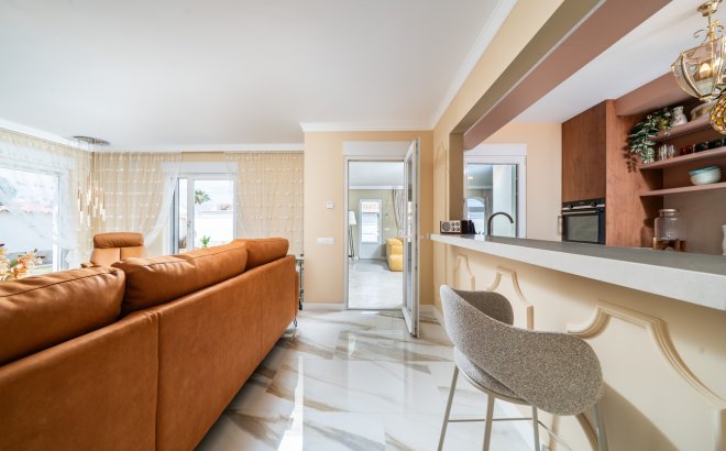 Resale - Villa -
Torrevieja - Costa Blanca