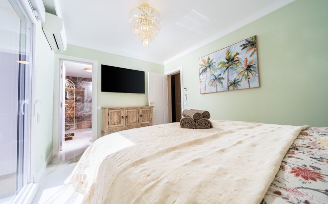 Resale - Villa -
Torrevieja - Costa Blanca