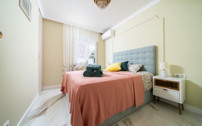 Resale - Villa -
Torrevieja - Costa Blanca