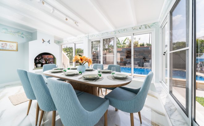 Resale - Villa -
Torrevieja - Costa Blanca