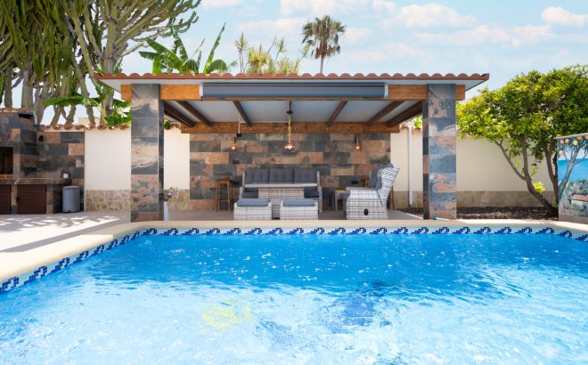 Resale - Villa -
Torrevieja - Costa Blanca