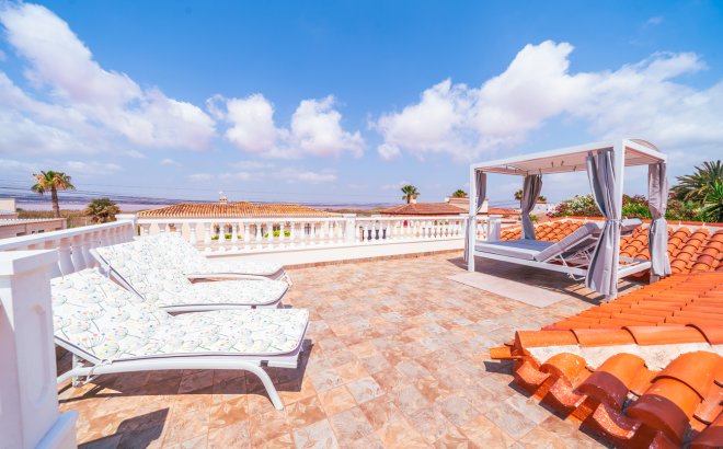 Resale - Villa -
Torrevieja - Costa Blanca