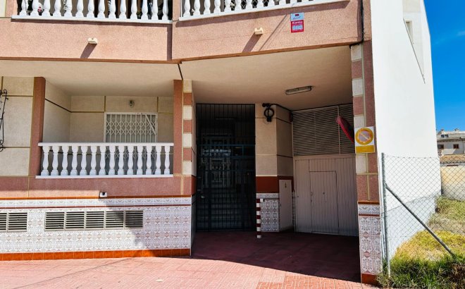 Resale - Villa -
Torrevieja - Costa Blanca