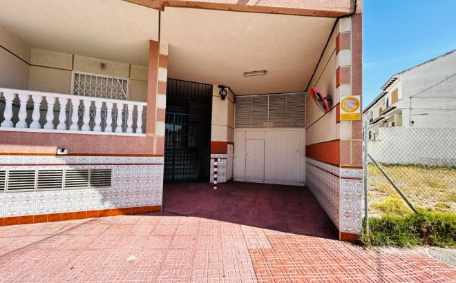 Resale - Villa -
Torrevieja - Costa Blanca