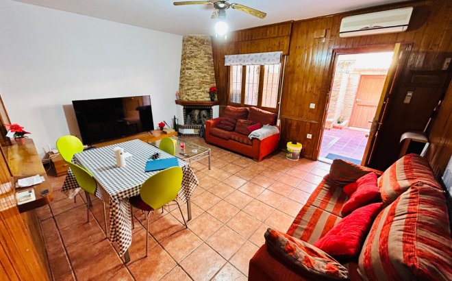 Resale - Villa -
Torrevieja - Costa Blanca