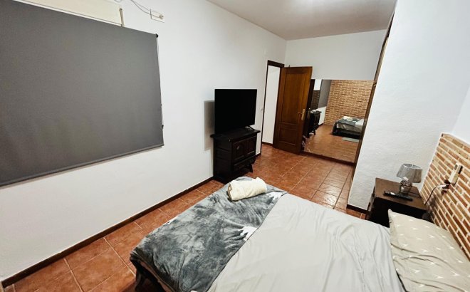 Resale - Villa -
Torrevieja - Costa Blanca