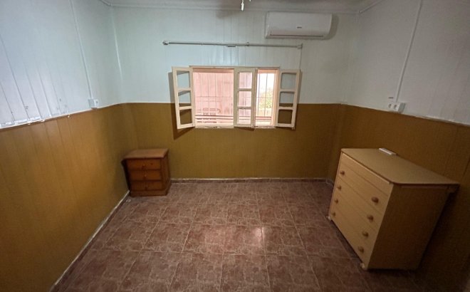 Resale - Villa -
Torrevieja - Costa Blanca