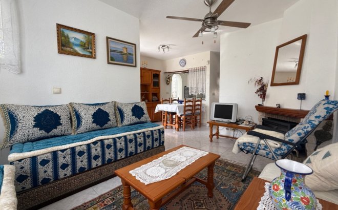 Resale - Dúplex -
San Miguel de Salinas - Inland