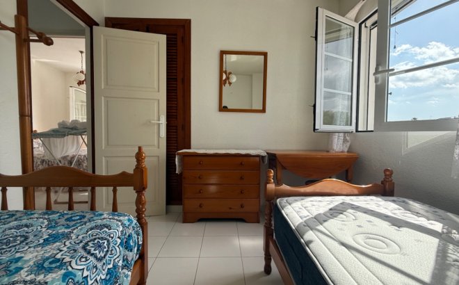 Resale - Dúplex -
San Miguel de Salinas - Inland