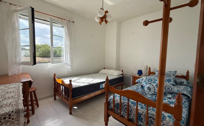 Resale - Dúplex -
San Miguel de Salinas - Inland