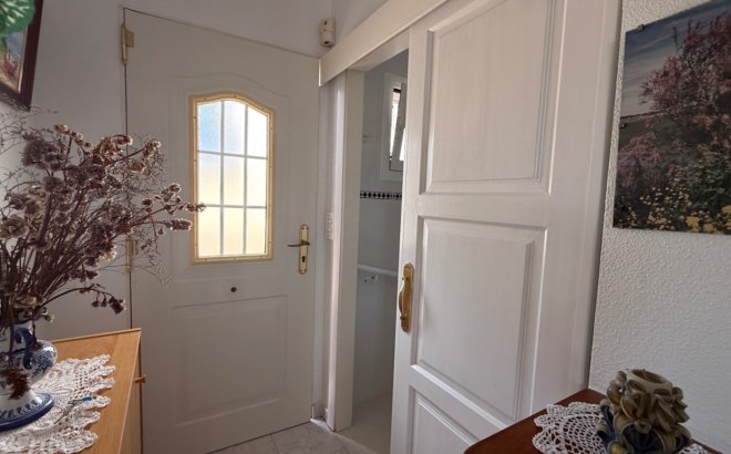 Resale - Dúplex -
San Miguel de Salinas - Inland