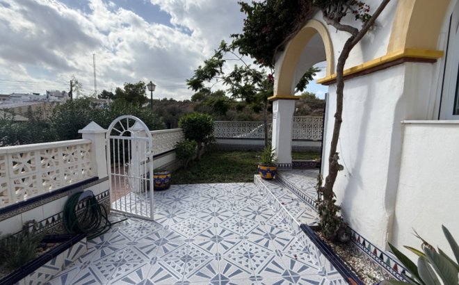 Resale - Dúplex -
San Miguel de Salinas - Inland