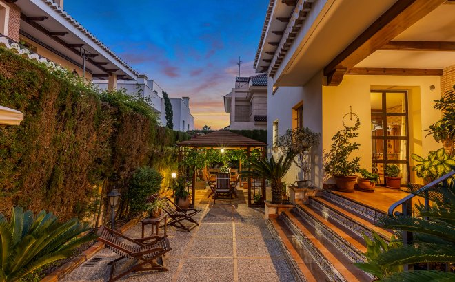 Resale - Villa -
Torrevieja - Costa Blanca