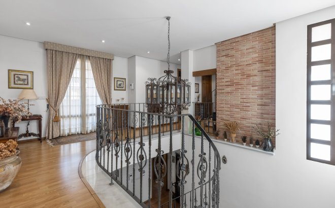 Resale - Villa -
Torrevieja - Costa Blanca