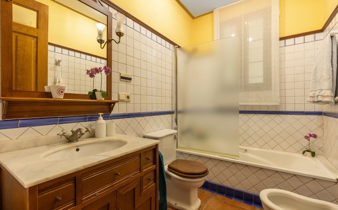 Resale - Villa -
Torrevieja - Costa Blanca