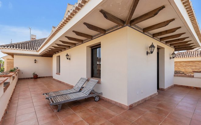 Resale - Villa -
Torrevieja - Costa Blanca