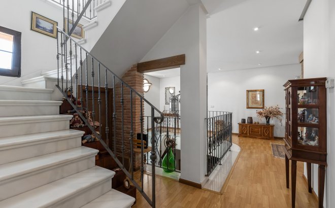 Resale - Villa -
Torrevieja - Costa Blanca