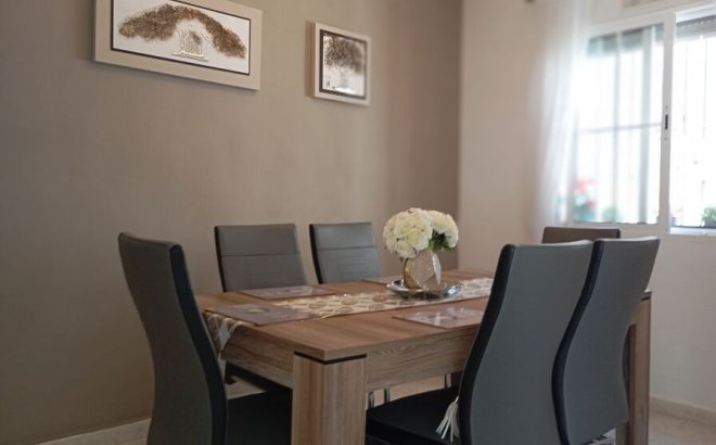 Resale - Villa -
Villamartin - Costa Blanca