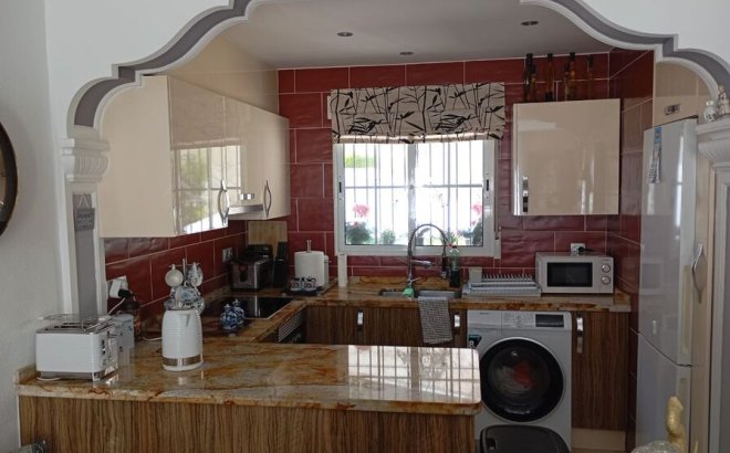 Resale - Villa -
Villamartin - Costa Blanca