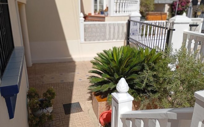 Resale - Villa -
Villamartin - Costa Blanca