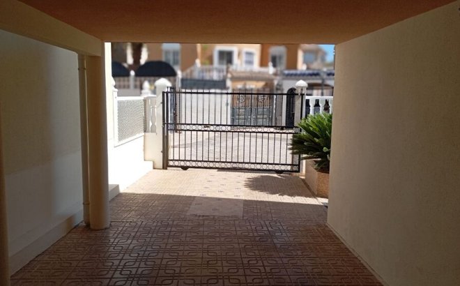 Resale - Villa -
Villamartin - Costa Blanca