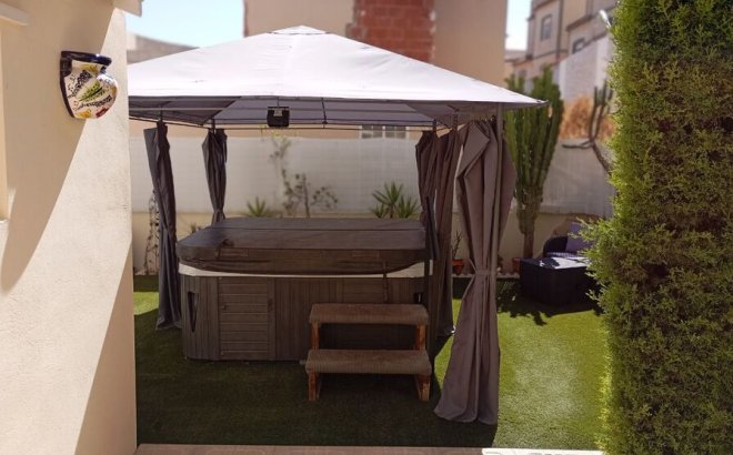 Resale - Villa -
Villamartin - Costa Blanca