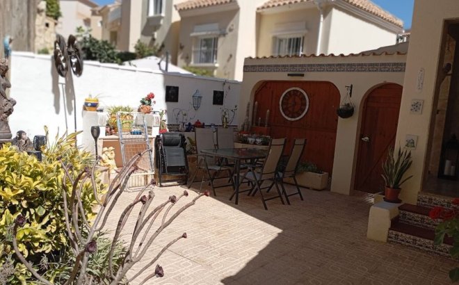 Resale - Villa -
Villamartin - Costa Blanca