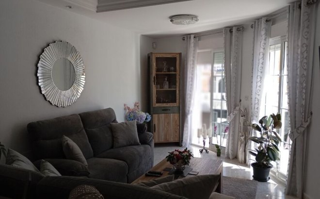 Resale - Villa -
Villamartin - Costa Blanca