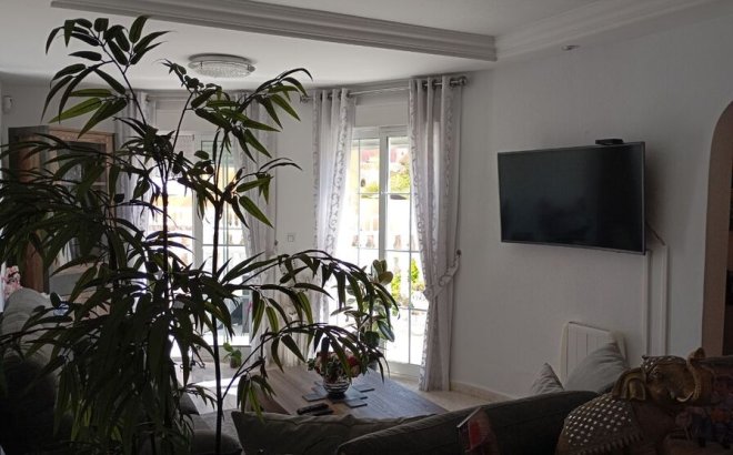 Resale - Villa -
Villamartin - Costa Blanca