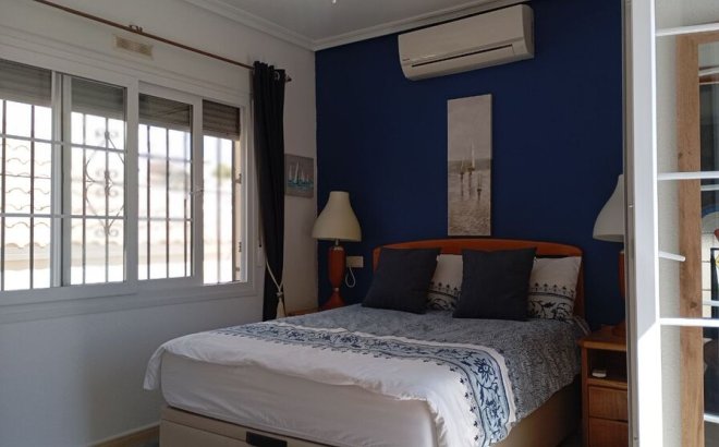 Resale - Villa -
Villamartin - Costa Blanca