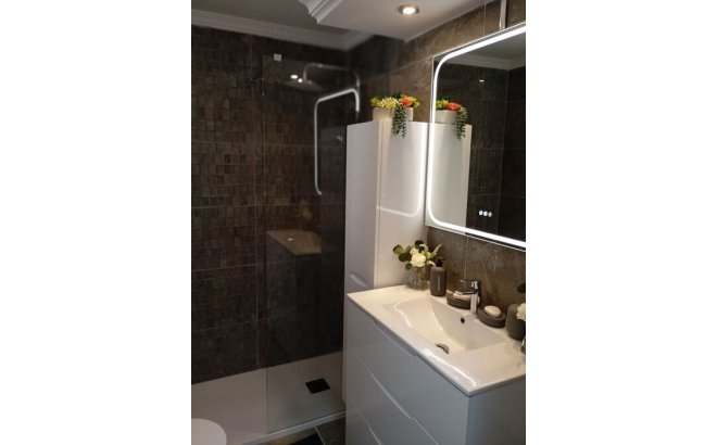 Resale - Villa -
Villamartin - Costa Blanca