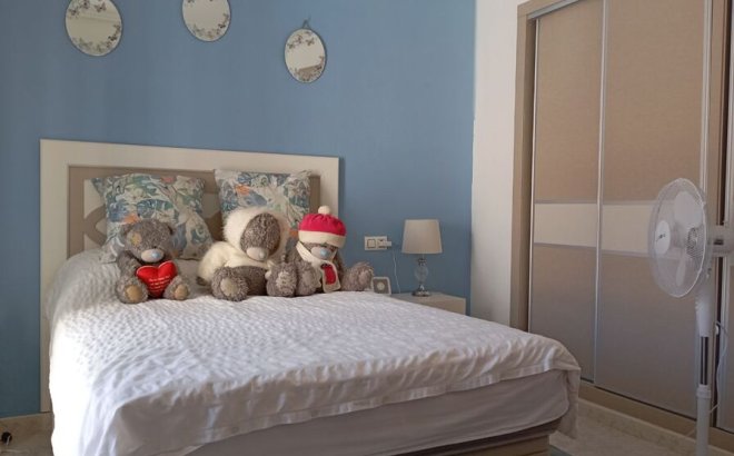 Resale - Villa -
Villamartin - Costa Blanca