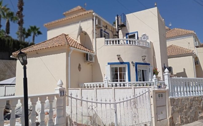 Resale - Villa -
Villamartin - Costa Blanca