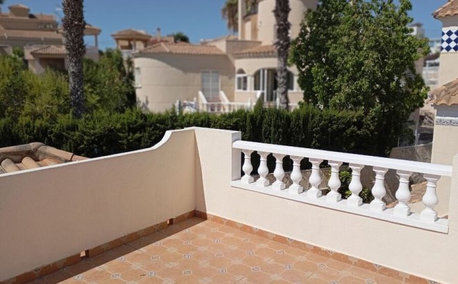 Resale - Villa -
Villamartin - Costa Blanca