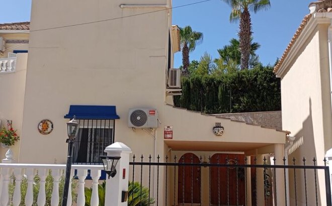Resale - Villa -
Villamartin - Costa Blanca