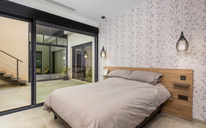 Resale - Villa -
Ciudad Quesada - Costa Blanca