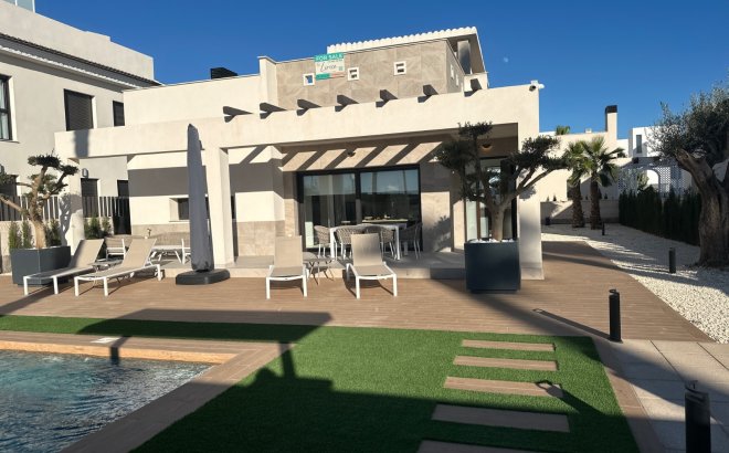 Herverkoop - Villa -
Ciudad Quesada - Costa Blanca