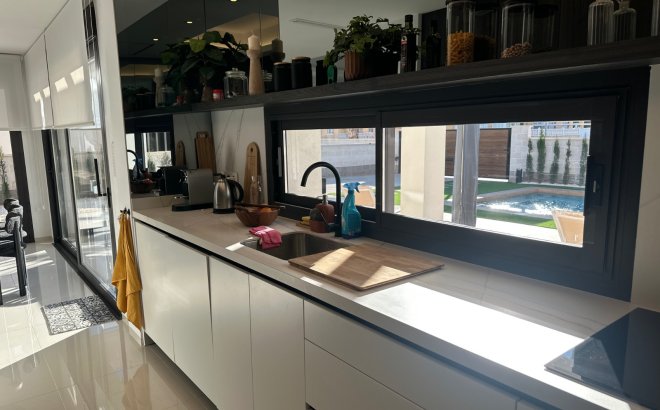 Herverkoop - Villa -
Ciudad Quesada - Costa Blanca