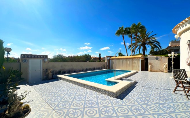 Resale - Villa -
Orihuela Costa - Costa Blanca