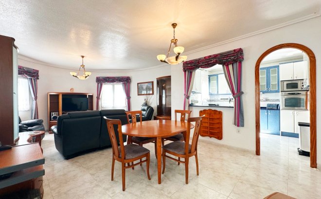 Resale - Villa -
Orihuela Costa - Costa Blanca