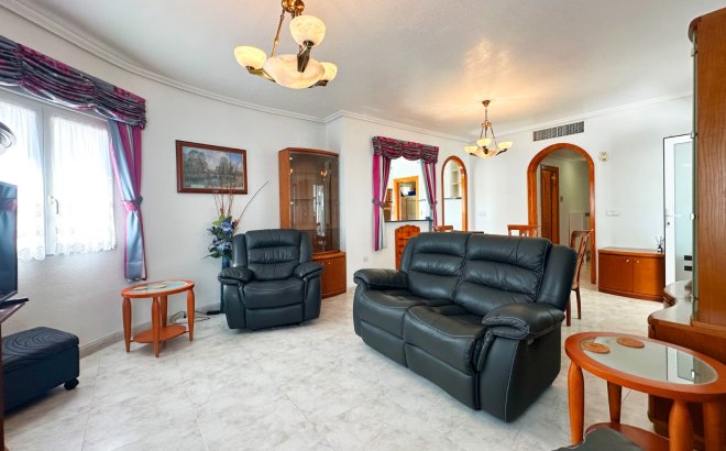 Resale - Villa -
Orihuela Costa - Costa Blanca