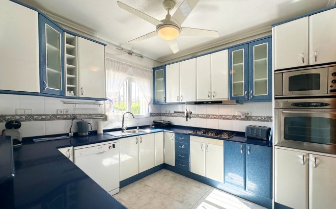 Resale - Villa -
Orihuela Costa - Costa Blanca