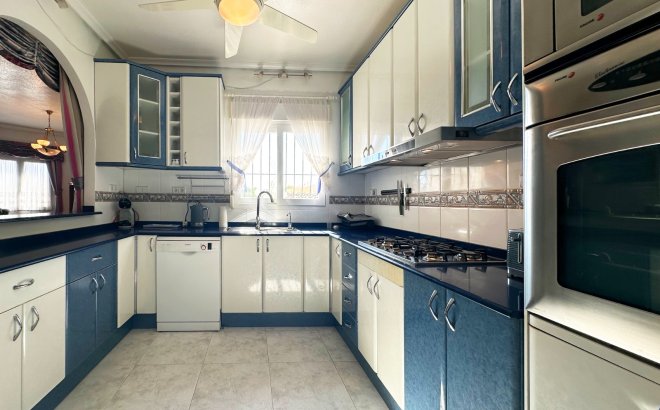 Resale - Villa -
Orihuela Costa - Costa Blanca